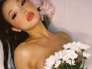 cam girl chatroom LeonaBellmont