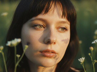 cam girl playing with dildo LiluSoto