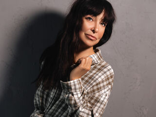 camwhore fingering shaved pussy LindaPowells