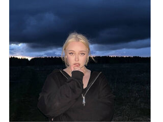 beautiful girlcam LitaBloom