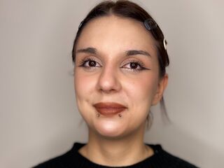 bedroom livecam LoniFessel