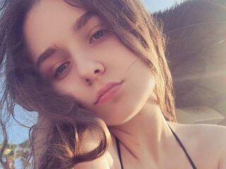 masturbating cam girl LuanaContratto