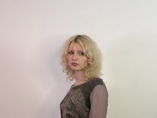 camgirl playing with sextoy MandyZillman