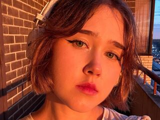 hot cam girl masturbating with dildo MarilynSwinerton