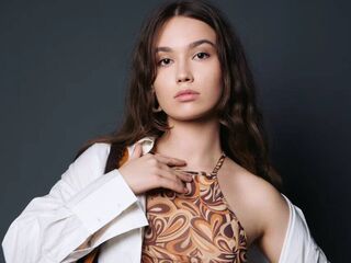 beautiful camgirl MauraHoese