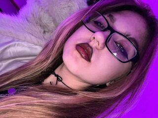 masturbating cam girl MayraTubbs