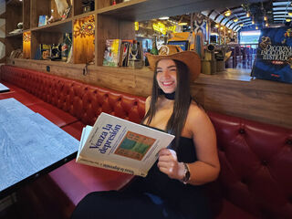 naughty camgirl masturbating with dildo MelanyCol