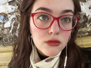 naked girl with webcam fingering pussy MersedesRosso