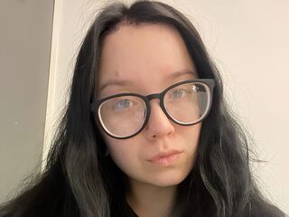 hot cam slut MiaWallees