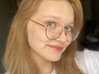 camwhore spreading pussy MicahCussins