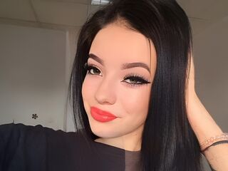 camgirl fingering bald pussy MilenaRosseti