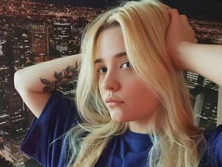 spy web cam MonnieMoniz