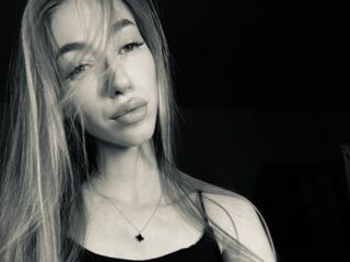 chatroom webcam photo NikkiTenerovich