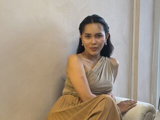 hot cam girl fingering shaved pussy OlaYasami