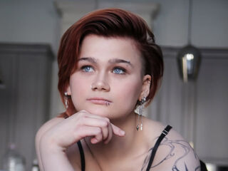 girl showing tits PeachAveline