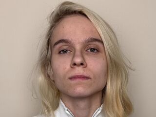 cam girl playing with sextoy PoulaShade