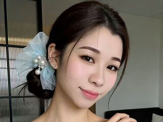 camslut QinWeiwei