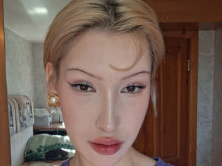 naughty cam girl fingering pussy RavenBahamonde