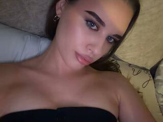 babe cam RhiannonJumper