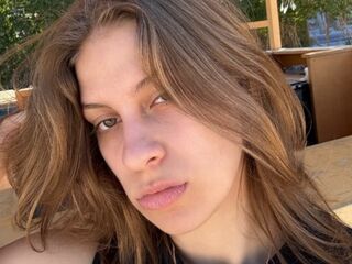 girl showing pussy RhiannonLinko