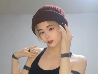 topless girl RoxannCobio