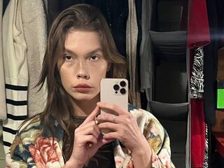 naughty camwhore RubyRedkis