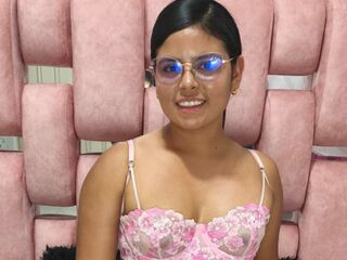 live free chat SalomeHarman