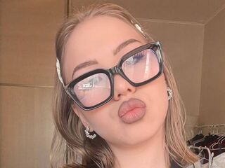 camgirl fingering pussy SaraBaier