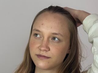 webcam babe chatroom SharriDougan