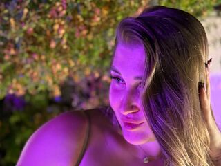 naked camgirl picture TarahZullo