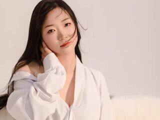 camgirl playing with sextoy XuanJuan